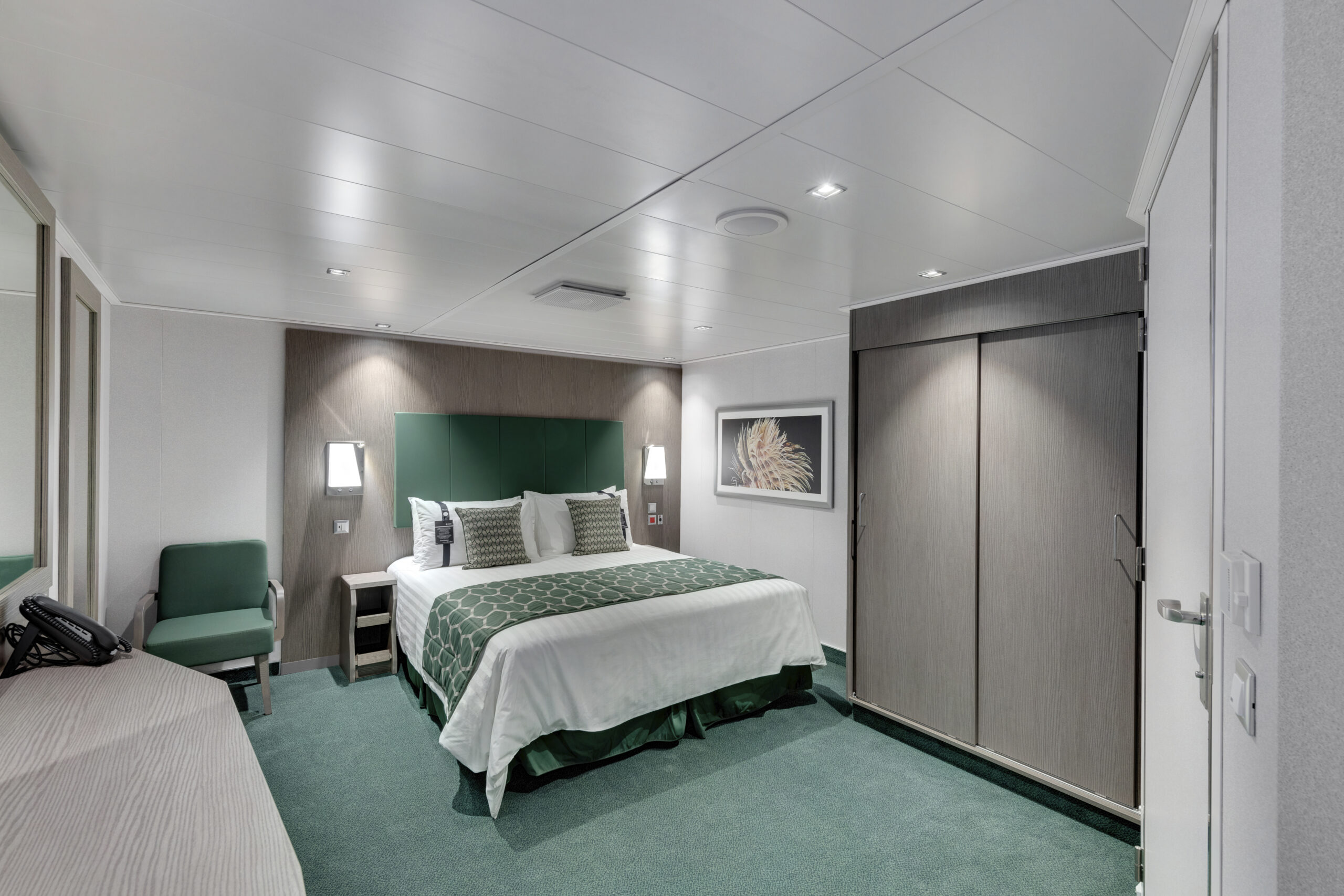 MSC Seaview, Deluxe Interior for guests with disabilities or reduced mobility (IR2)